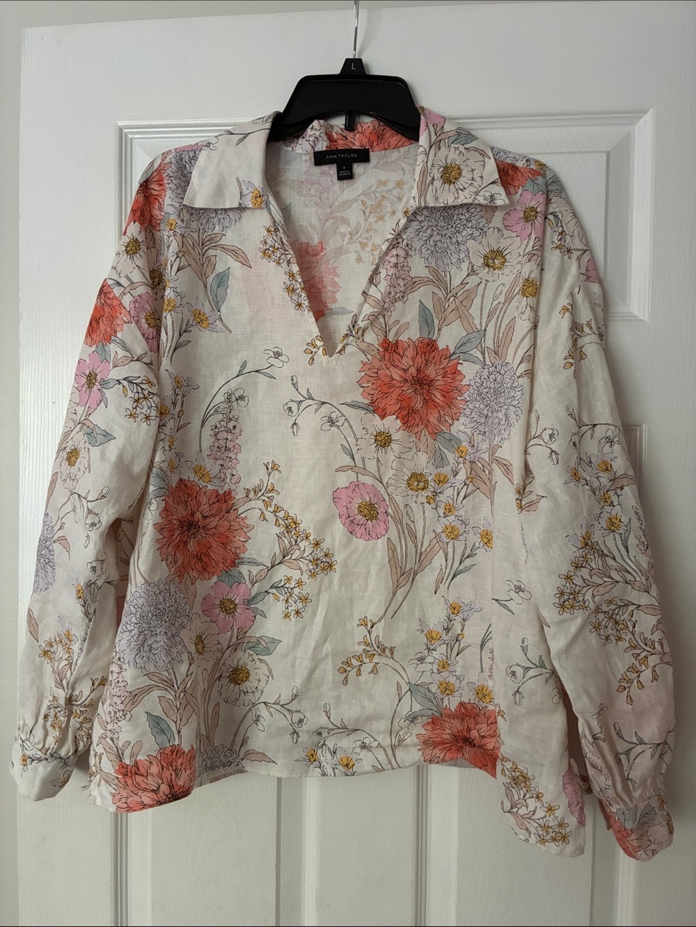 🪷Ann Taylor 100% Linen Cream & Coral V-Neck Collared Women’s Top